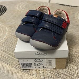 Clarks Tiny Toby First Baby Shoes in Navy and Red Prewalkers (UK 5, US 6)